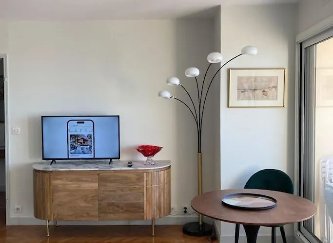 아파트 Standing Vue